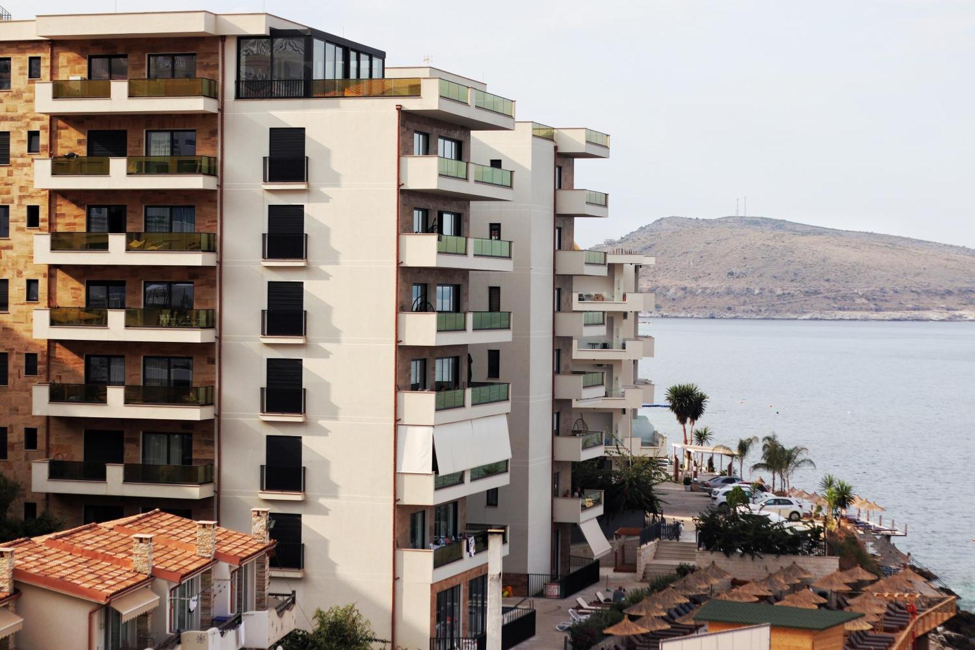 Golden Beach Suites Sarandë Eksteriør billede
