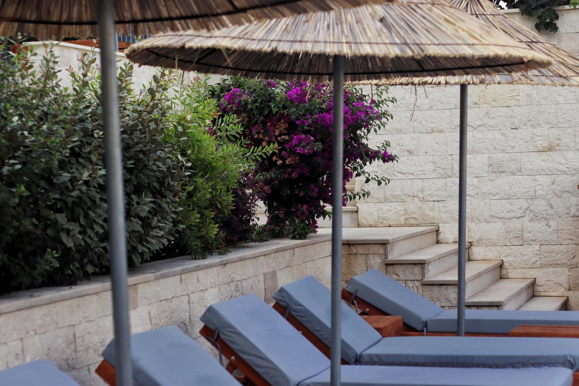 Golden Beach Suites Sarandë Eksteriør billede