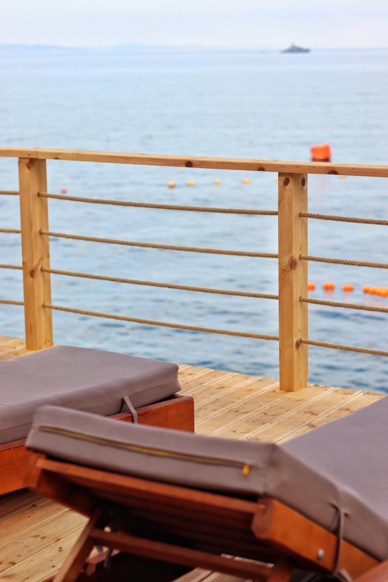 Golden Beach Suites Sarandë Eksteriør billede