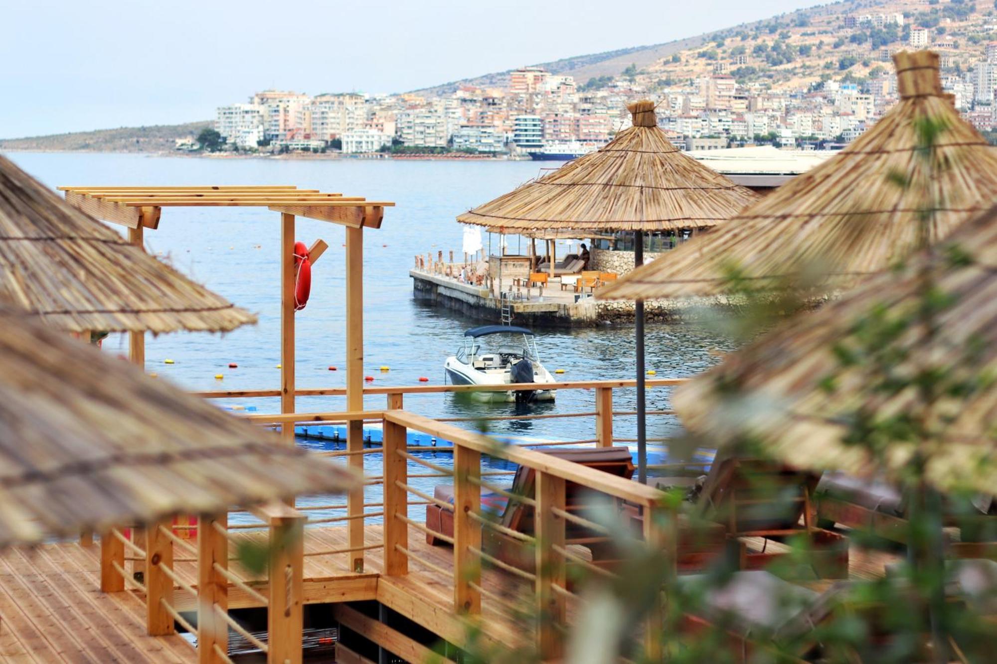Golden Beach Suites Sarandë Eksteriør billede