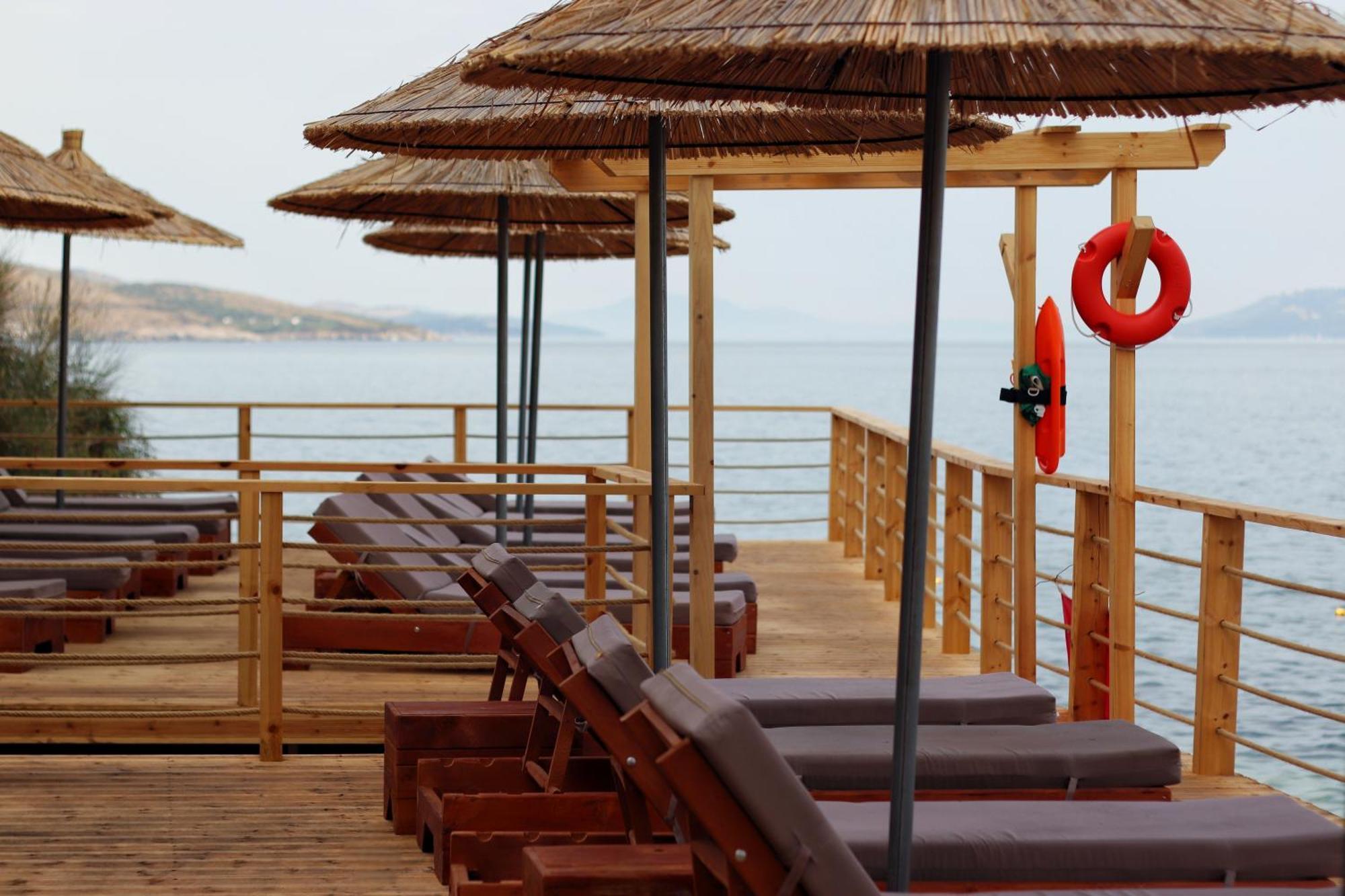 Golden Beach Suites Sarandë Eksteriør billede