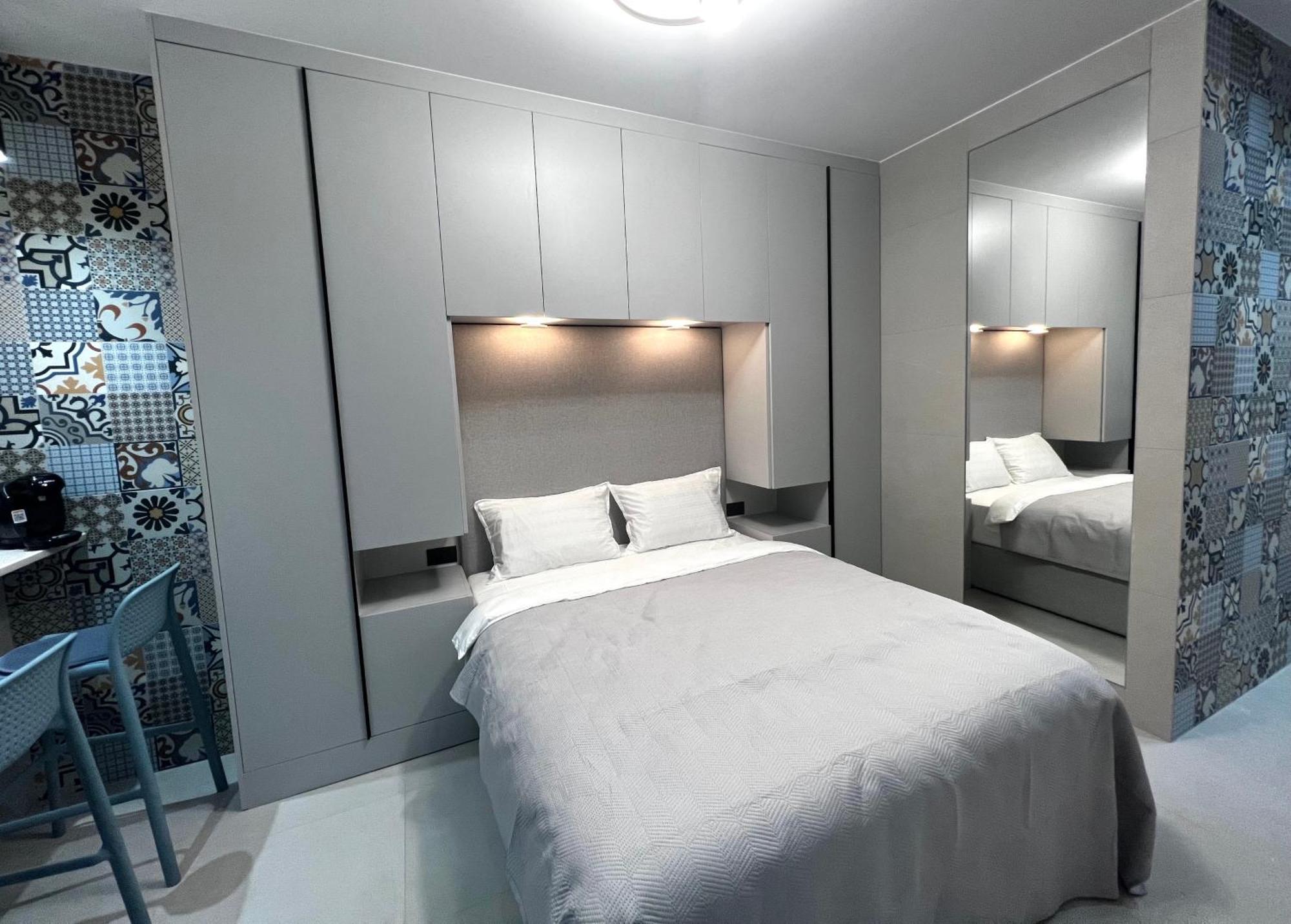Golden Beach Suites Sarandë Eksteriør billede